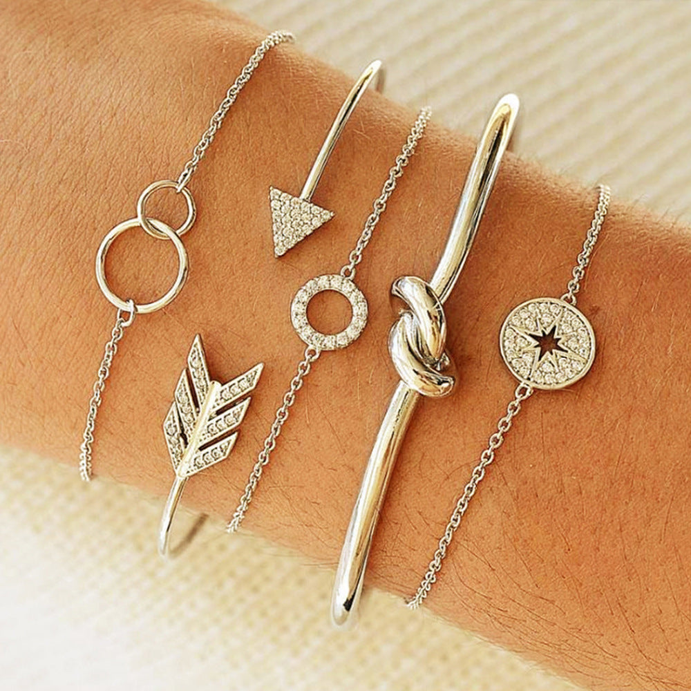 Five-pointed Star Love Knotted Gold Bracelet